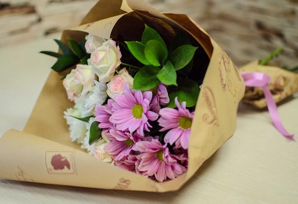 Букет цветов из: Розы и Хризантемы в Дегтярске