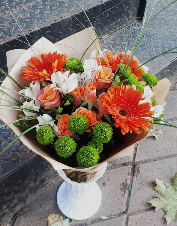Букет цветов из: Герберы, Хризантемы, Альстромерии и Розы в Дегтярске