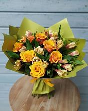 Букет цветов из:  Альстромерии и Розы в Дегтярске