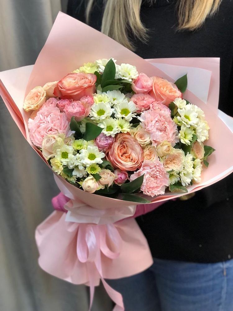 Букет цветов из: Гвоздики, Розы и Хризантемы в Дегтярске