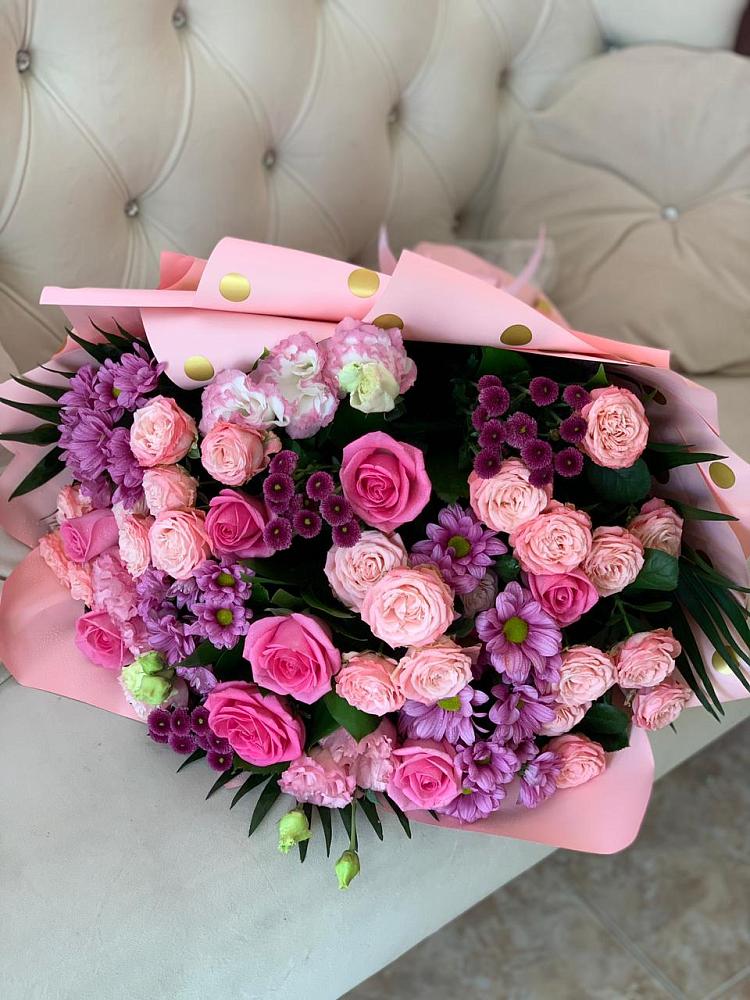 Букет цветов из: Хризантемы, Розы и Лизиантусы в Дегтярске