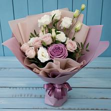 Букет цветов из:  Розы и Лизиантусы в Дегтярске