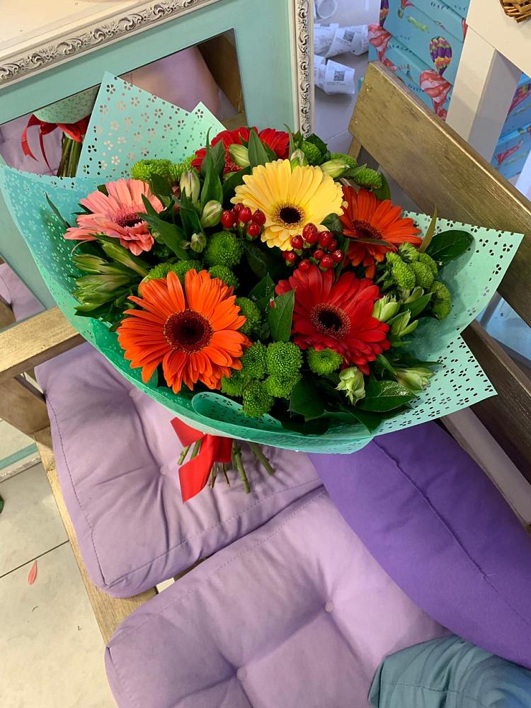 Букет цветов из: Герберы, Хризантемы и Альстромерии в Дегтярске