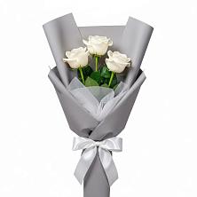 Букет 3 белые розы в Дегтярске