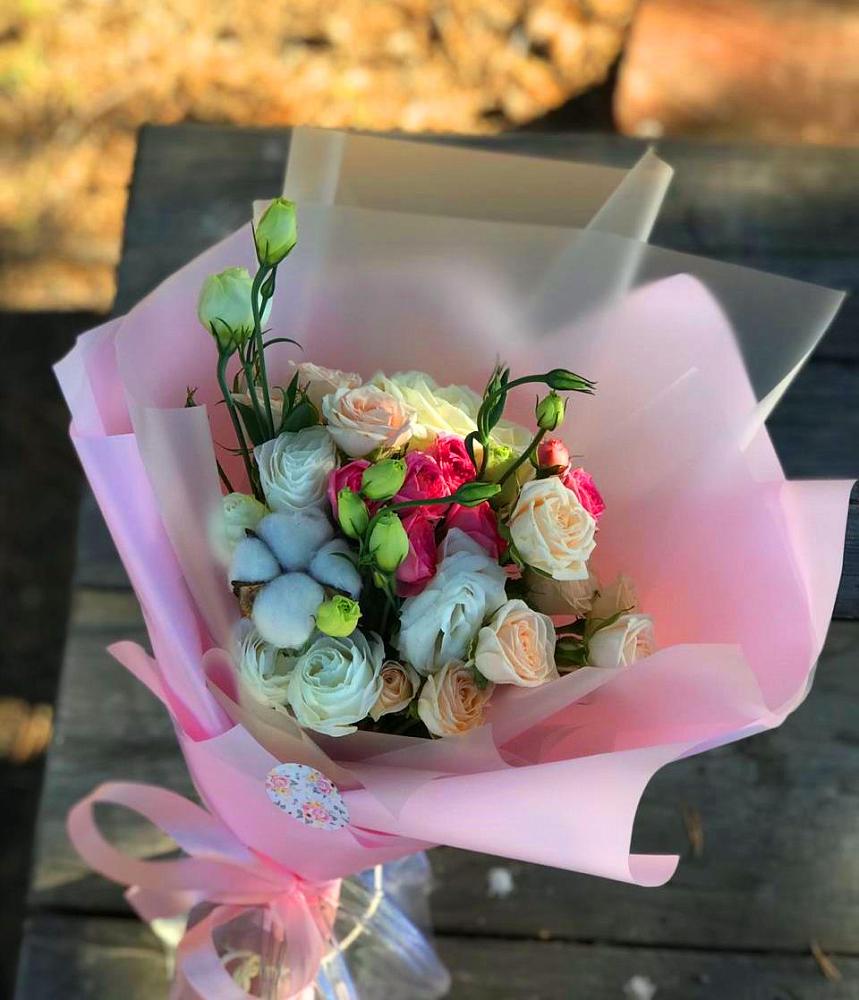 Букет цветов из: Розы и Лизиантусы в Дегтярске