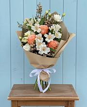 Букет цветов из:  Альстромерии, Лизиантусы, Розы и Хризантемы #REPLACE_PRED# Дегтярске