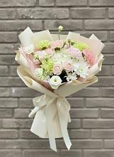 Букет цветов из:  Гвоздики, Розы, Лизиантусы и Хризантемы в Дегтярске
