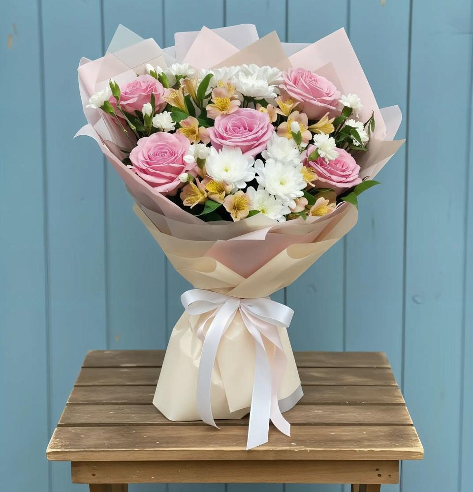 Букет цветов из: Гвоздики, Орхидеи и Розы в Дегтярске