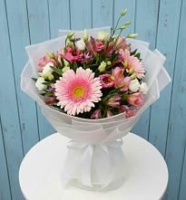 Букет цветов из:  Герберы, Альстромерии и Лизиантусы #REPLACE_PRED# Дегтярске