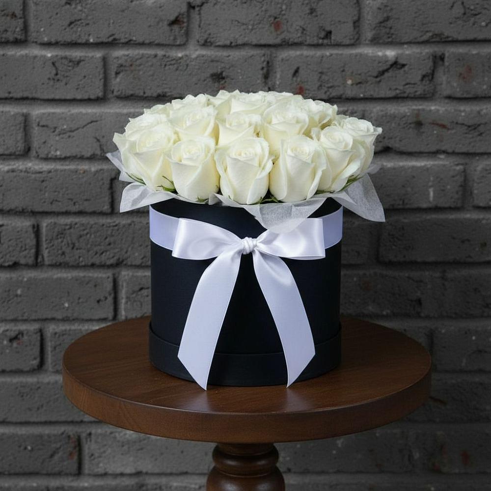 Цветочная композиция из Розы в шляпной коробке в Дегтярске