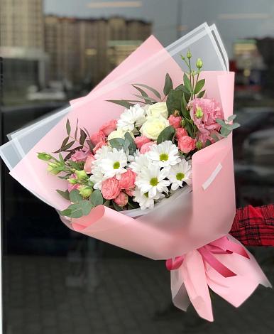 Букет цветов из: Розы, Лизиантусы и Хризантемы в Дегтярске