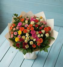 Букет Микс из разноцветных кустовых роз в Дегтярске
