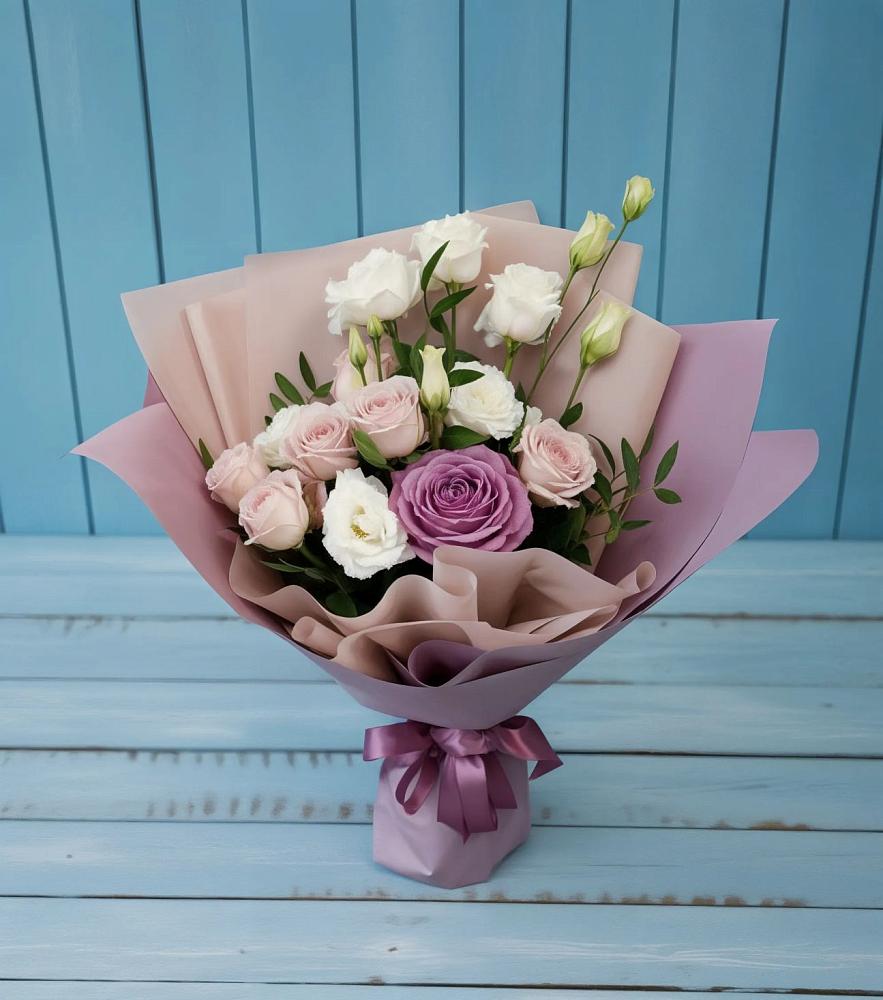 Букет цветов из: Розы и Лизиантусы в Дегтярске